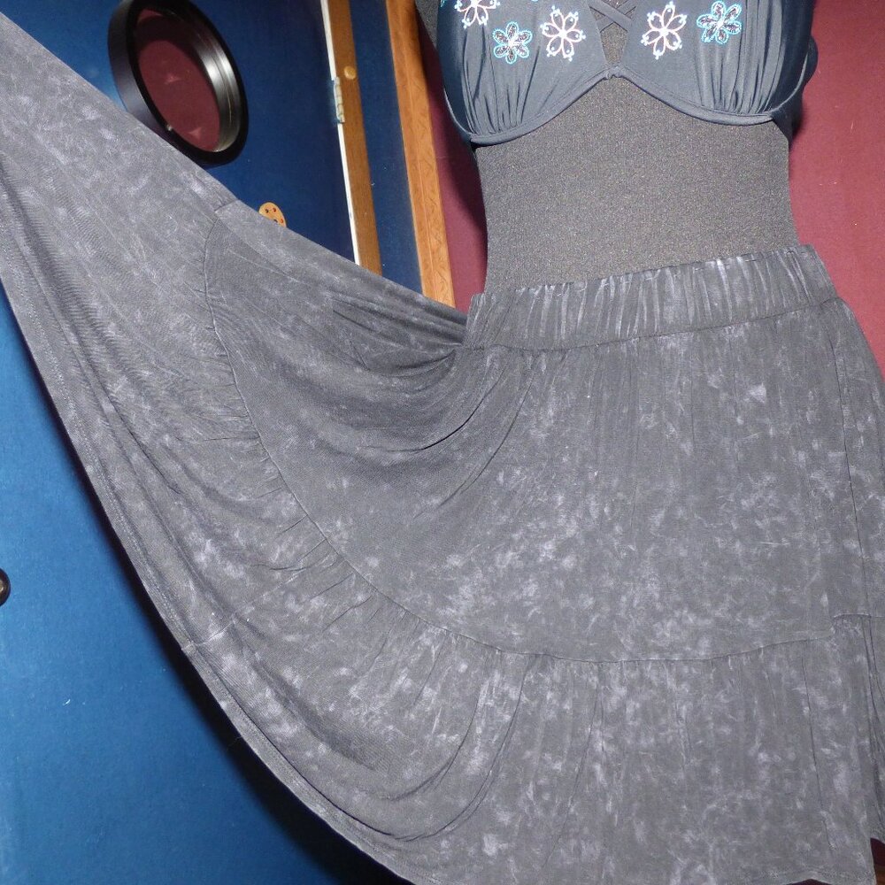 TORRID GOTH BOHO MINI SUPER SOFT TIERED CIRCLE SKIRT BLACK WASH 00 M L 10